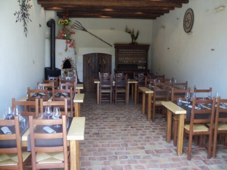 L'AUBERGE DU VIGNERON - Salle auberge